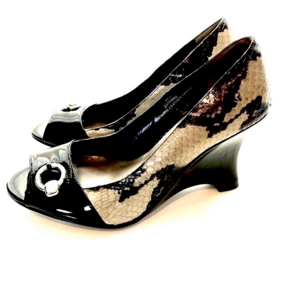 Carlos Falchi Wedge Snakeskin Peep Toe Heels - Picture 1 of 16